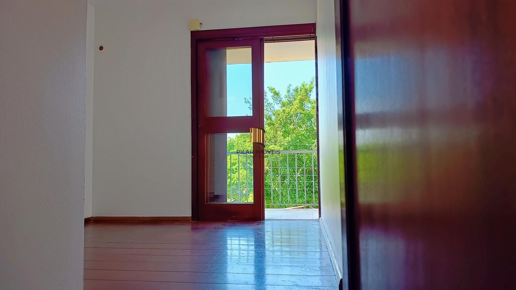 Casa 3 dormitórios 2 vagas