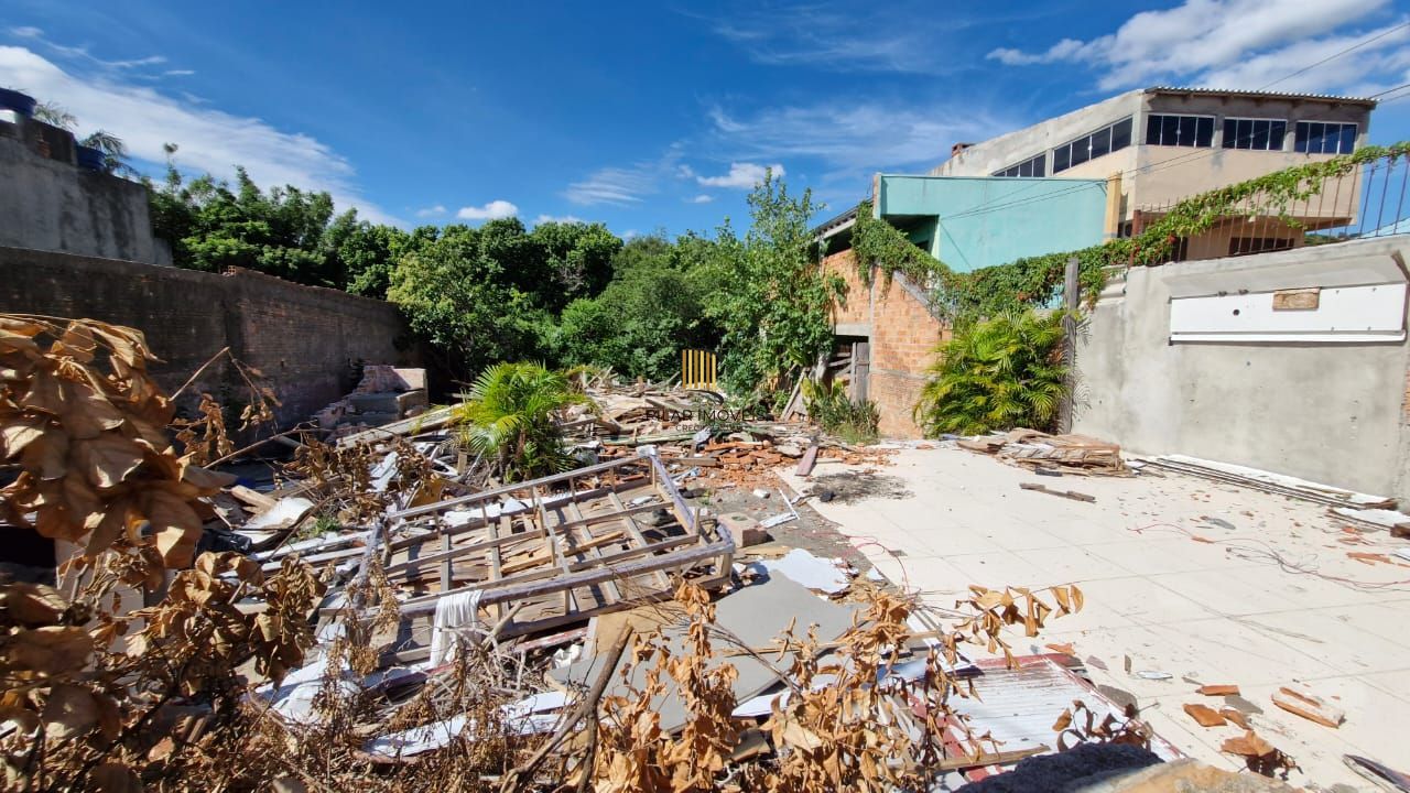 Terreno de 280 m² no Parthenon, rua tranquila e arborizada