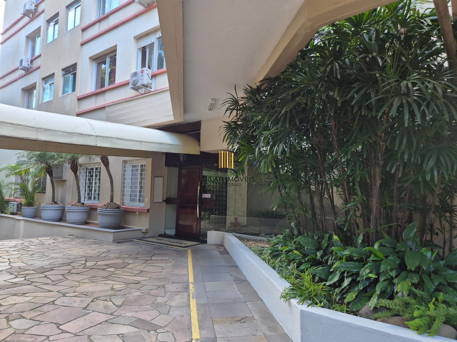 Cobertura 1 dormitório com vaga e churrasqueira