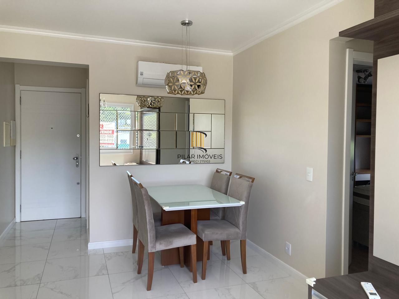 Apartamento 2 dormitórios com suíte e vaga coberta escriturada