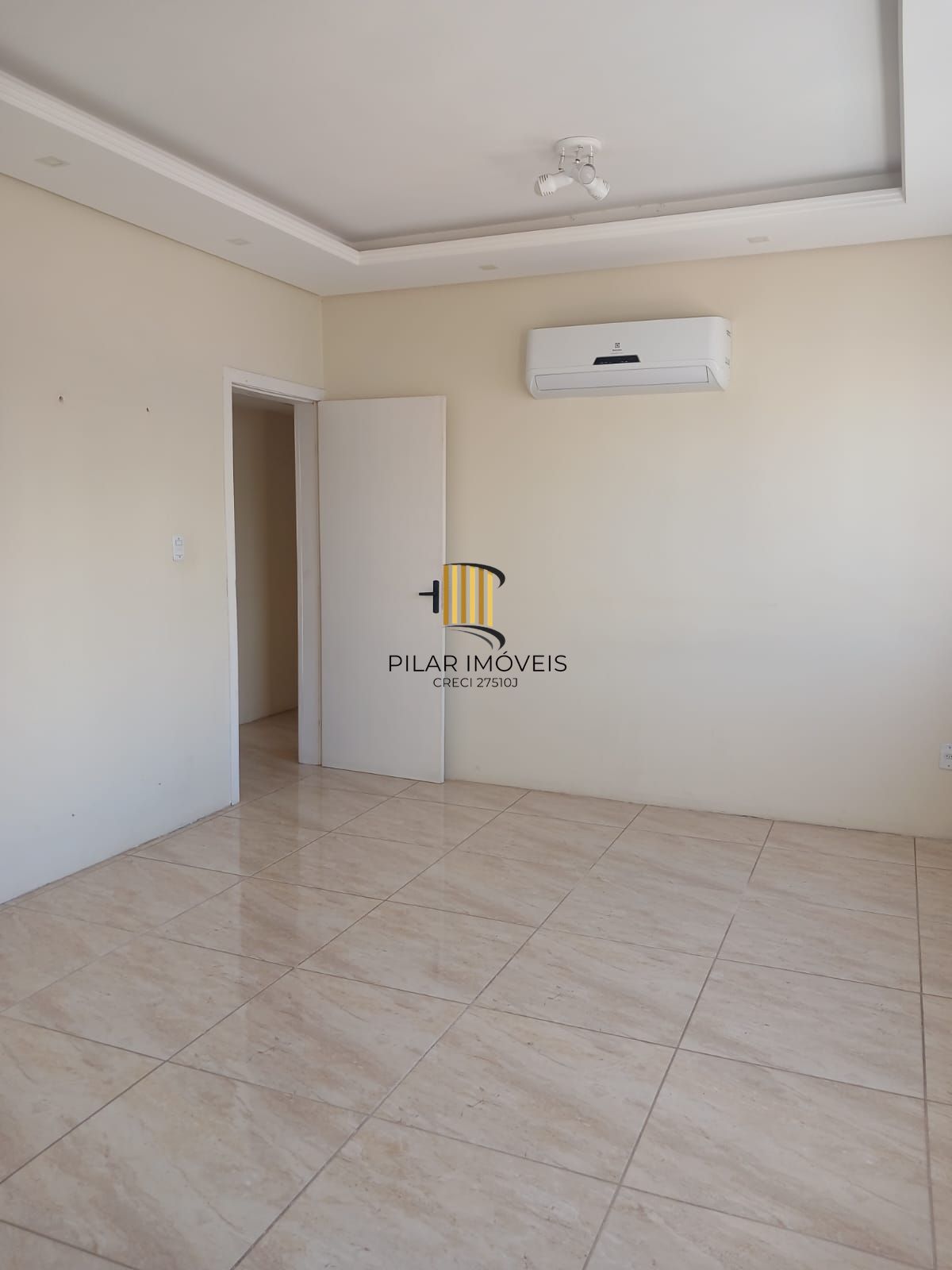 Apartamento três dormitórios ( uma suíte) panorâmico