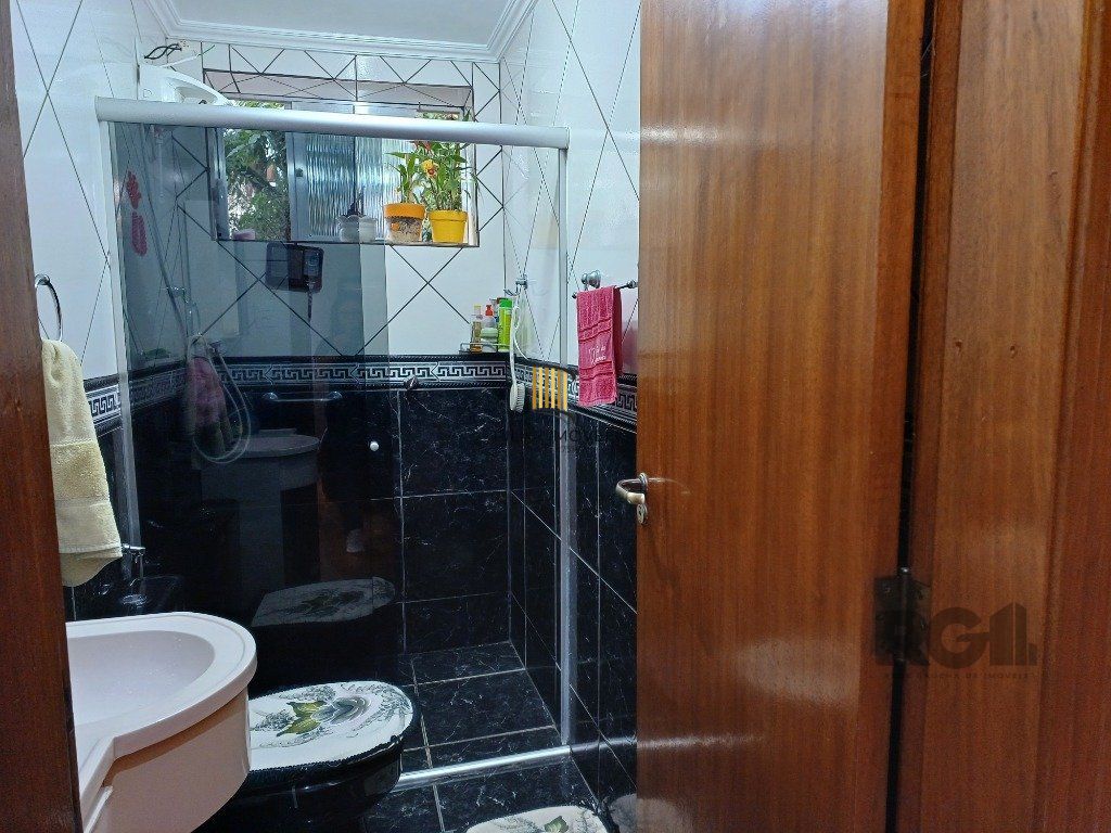 2D com dependência, ensolarado e ventilado.