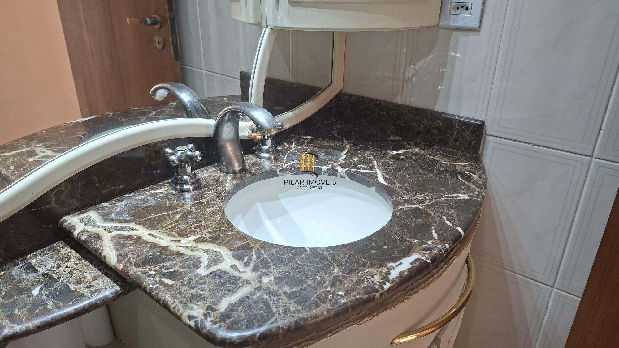 Apartamento 108,72 m² privativos,2 dormitórios, 1 suite, sacada,  garden e churrasqueira, 1 vaga coberta.