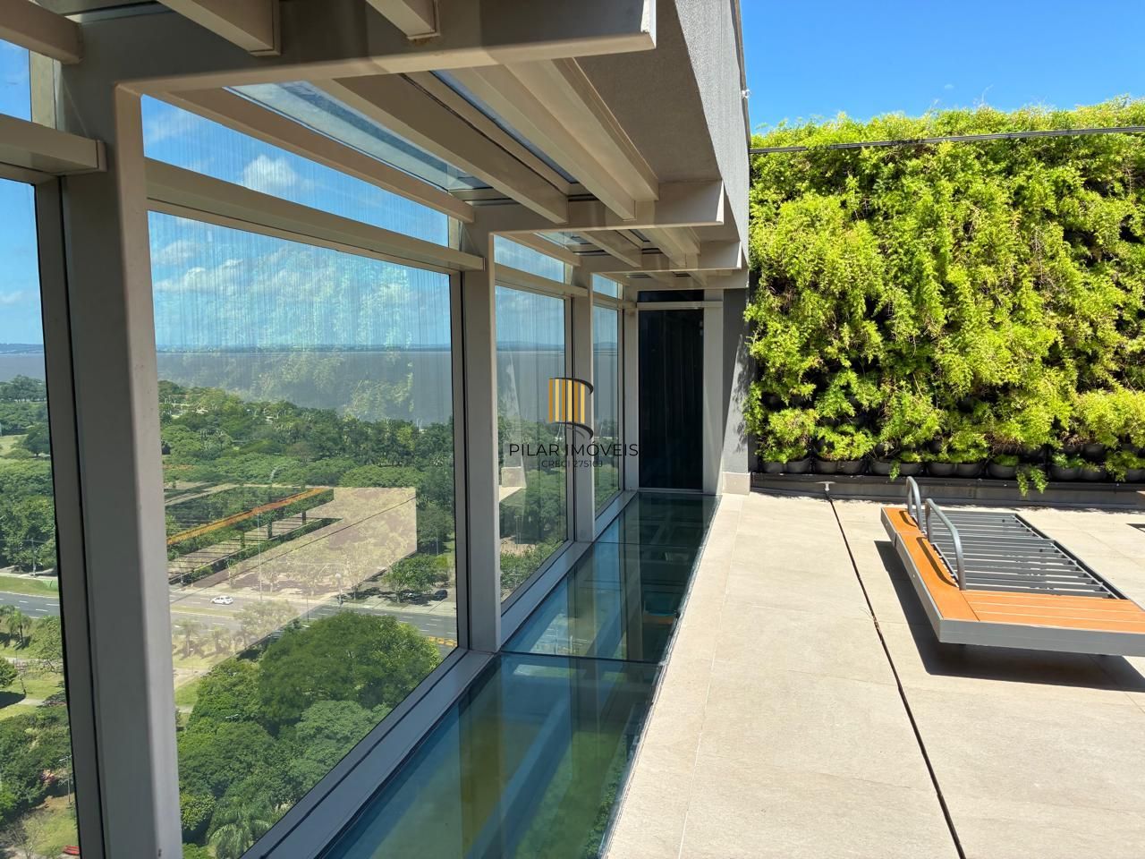 Lindo imóvel 2 dormitórios, 1 suíte, 64 m2, vaga de garagem no bairro Praia de Belas