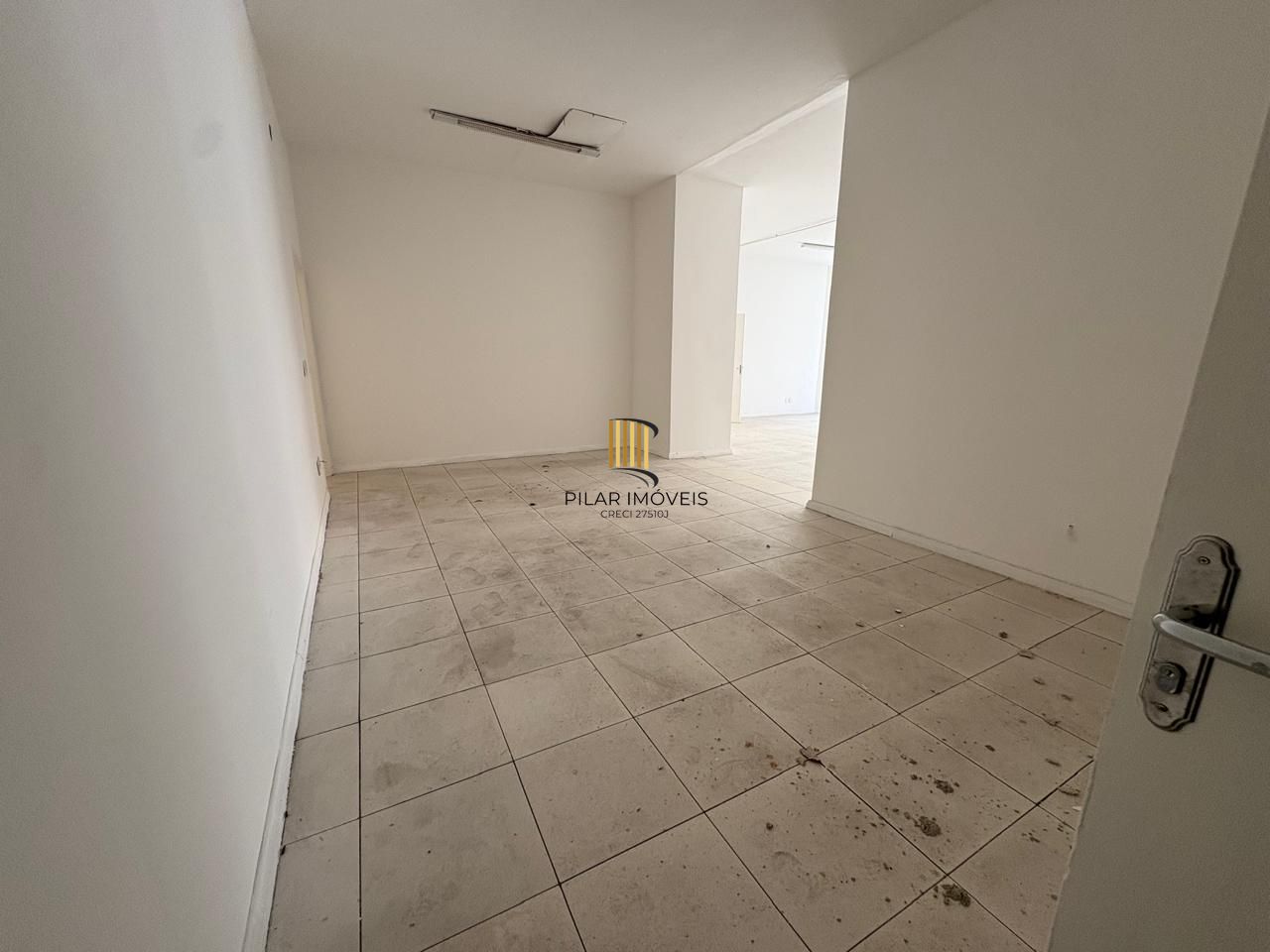 Sala comercial 822,66m² no centro de Porto Alegre