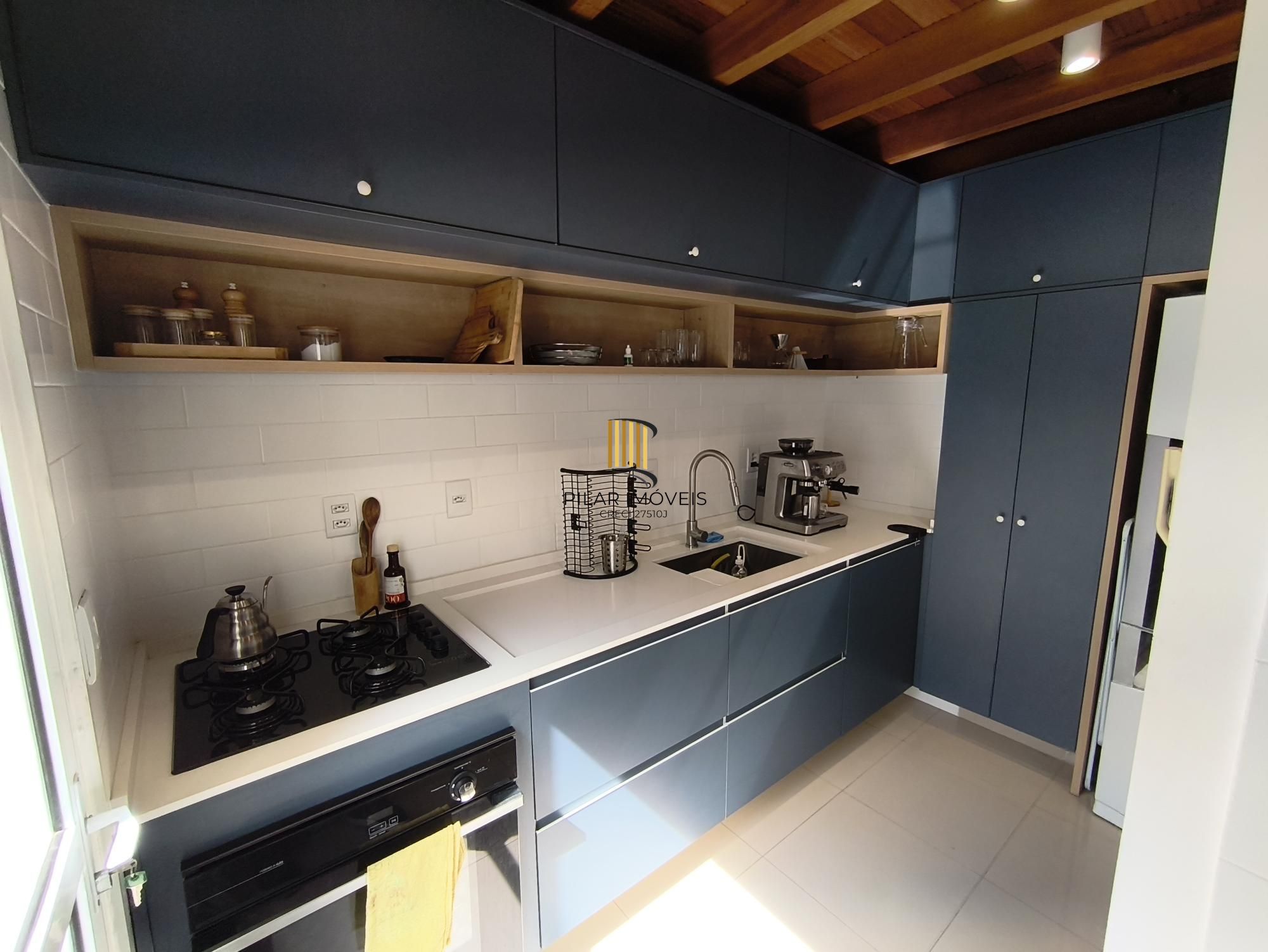 APARTAMENTO 2 DORMITÓRIOS COM 1 VAGA NO MENINO DEUS