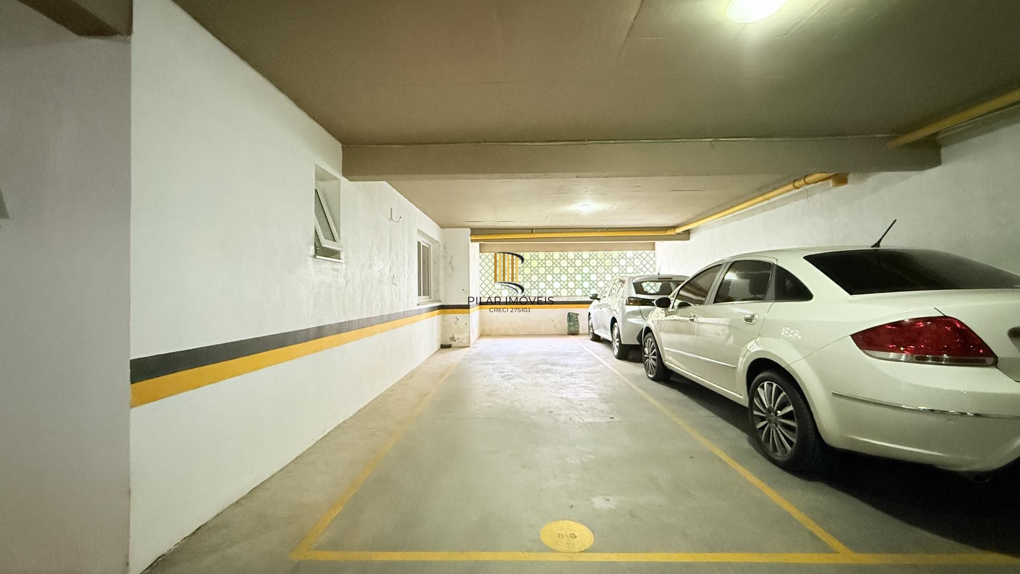 Excelente apartamento amplo com 2 dormitórios, 2 suítes mais dependência de empregada ou gabinete ou 3º dormitório