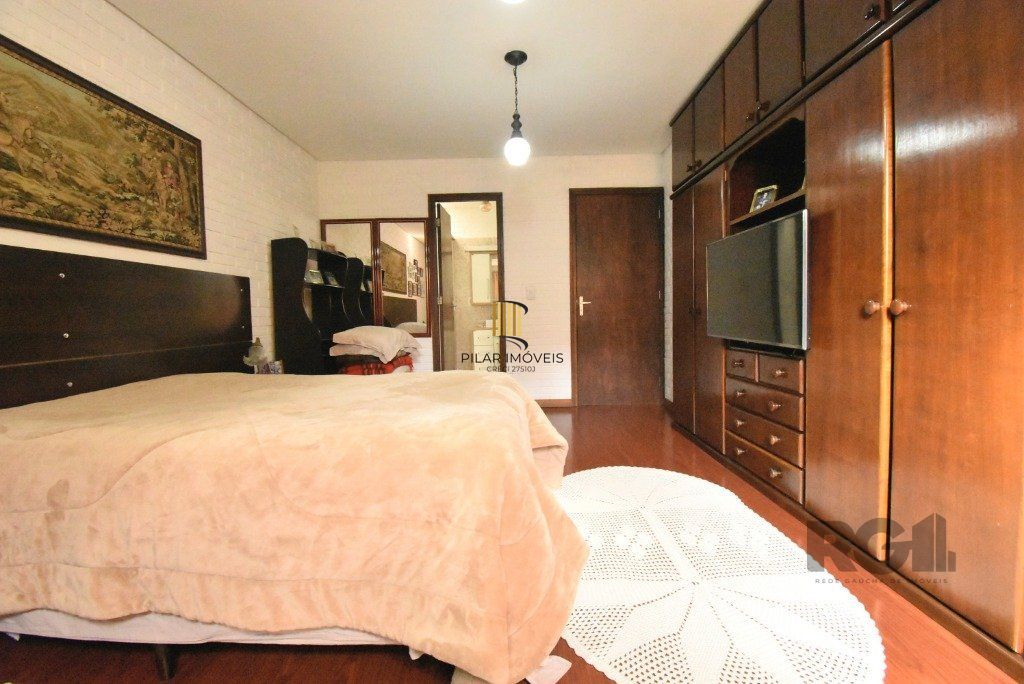CASA - 5 dorms. -  3 vagas -  290 m² - MENINO DEUS