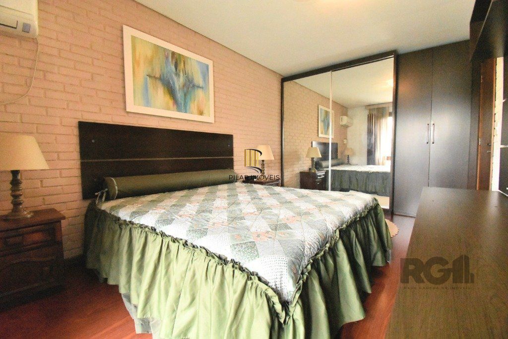 CASA - 5 dorms. -  3 vagas -  290 m² - MENINO DEUS