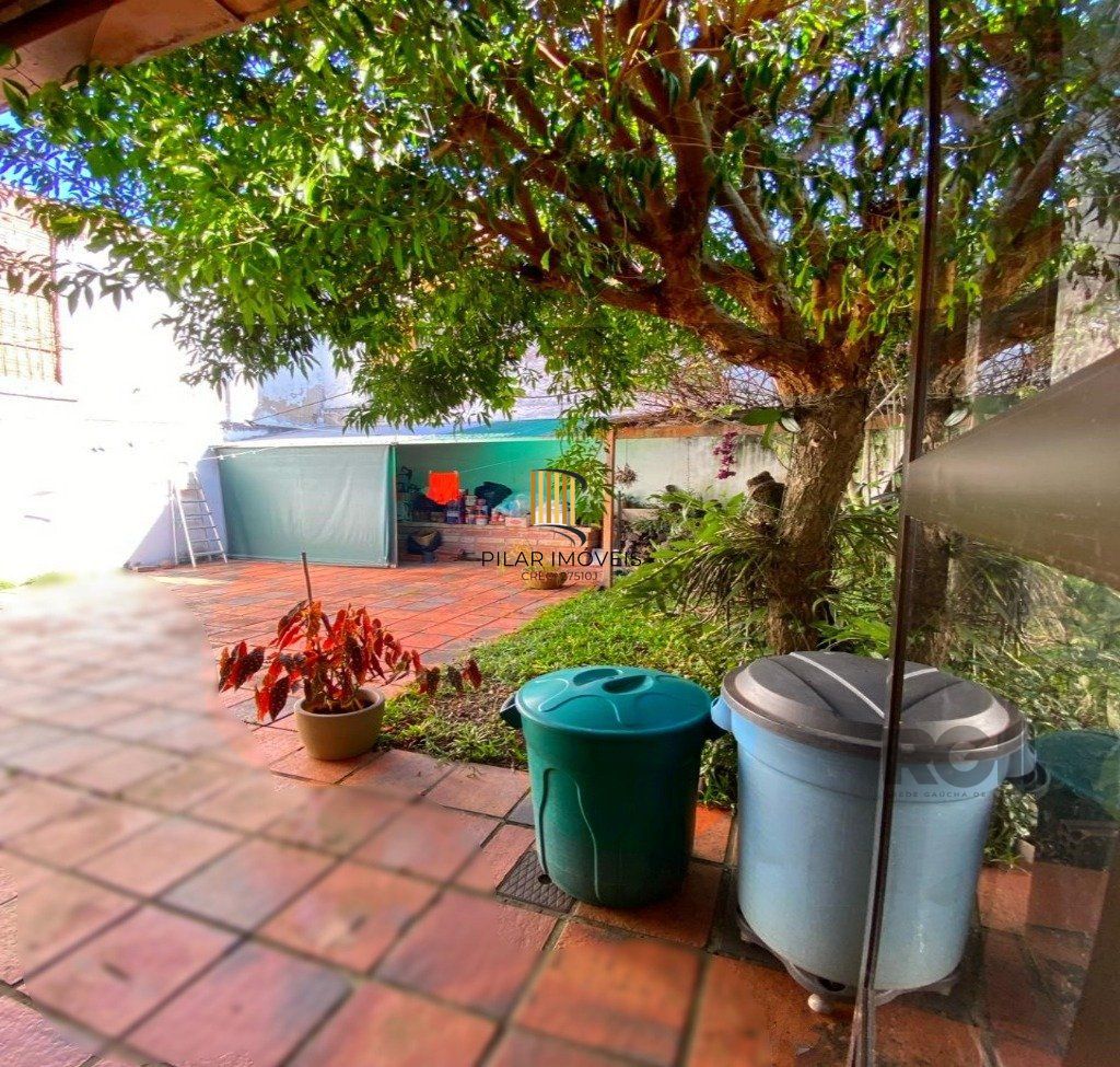 CASA - 4 dorms. -  3 vagas - 254,79 m² - SANTA TEREZA