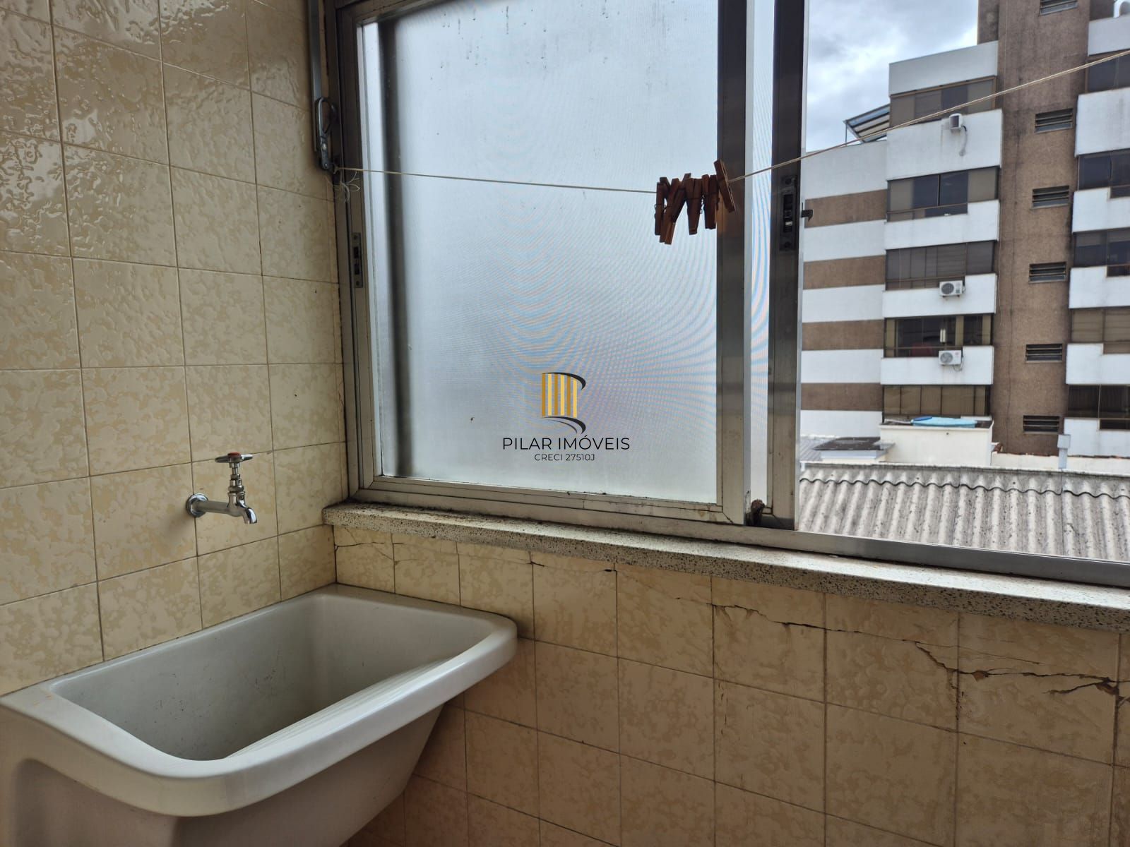 1 Dormitório, desocupado.