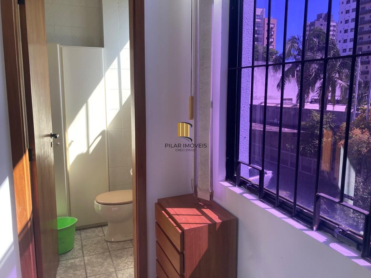 Conjunto de Salas na Rua Érico Veríssimo