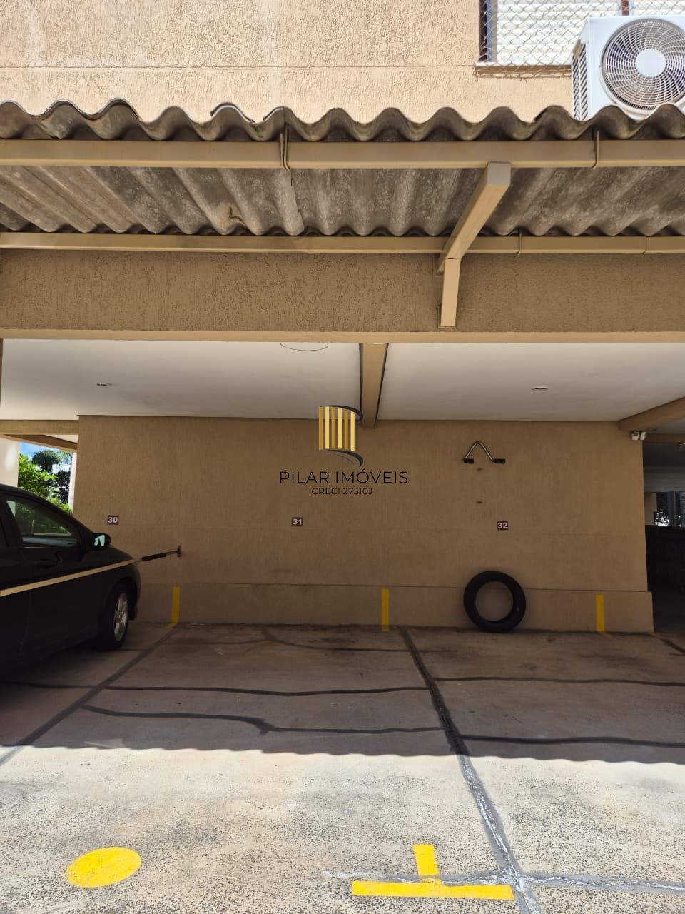 3Dormitórios com 99,80m privativos.