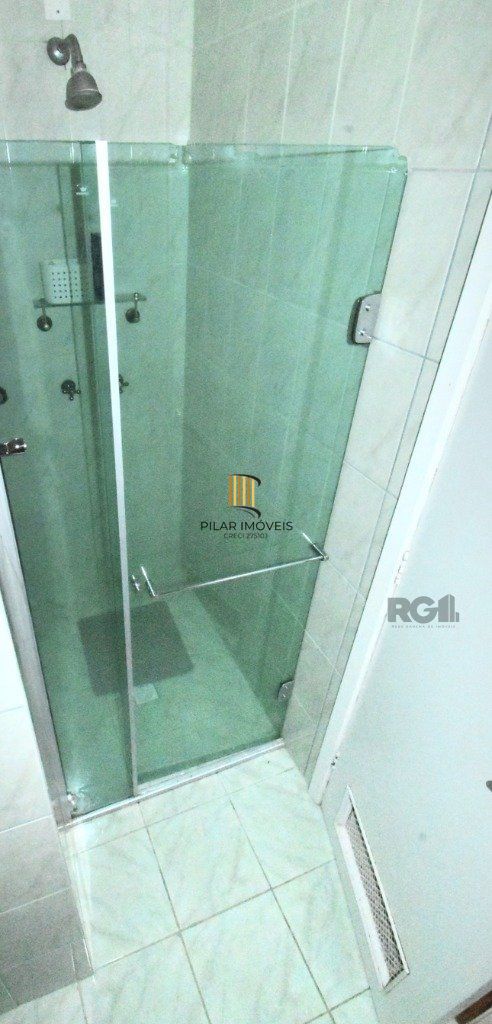 Imóvel 2 dormitórios no Menino Deus com 58,49m²  SEMI-MOBILIADO COM BOX