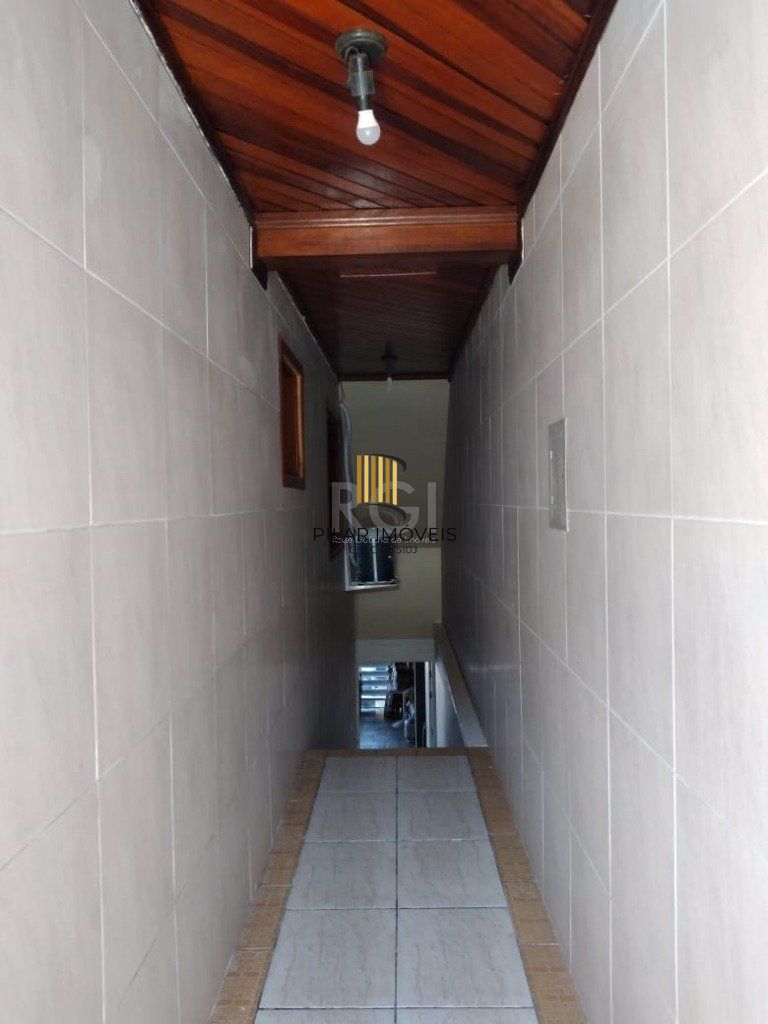Casa para Venda - 243m², 2 dormitórios, sendo 1 suites, 3 vagas - Glória