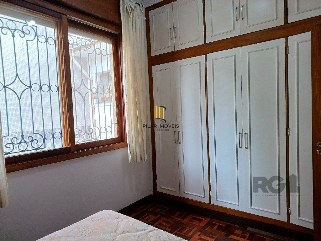 Casa averbada, ampla e ensolarada!