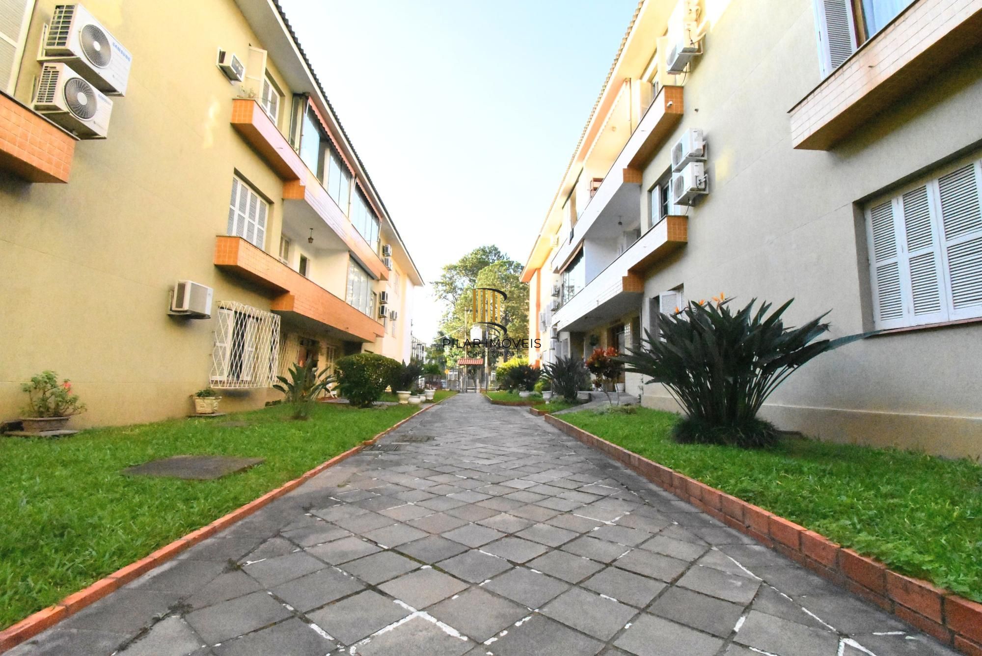 Apartamento de 4dormitórios, sendo uma suite churrasqueira e sacada 85m2 bairro Menino Deus.