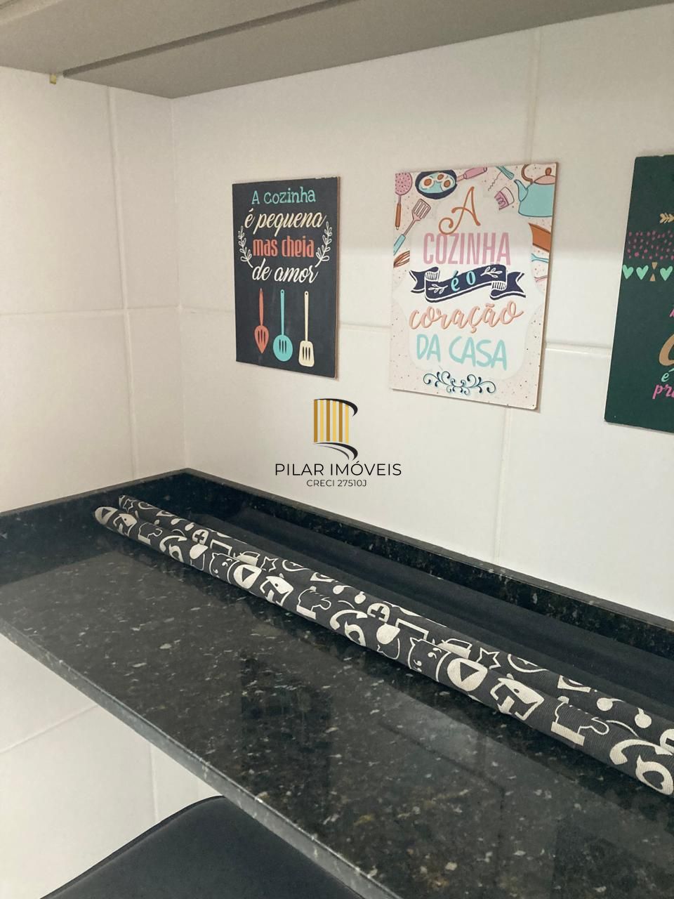 Apartamento 2 dormitórios com suíte e vaga coberta escriturada