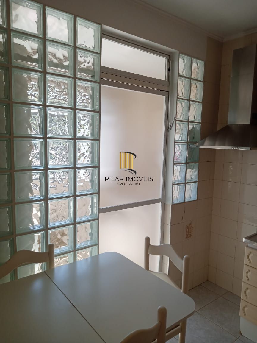 Apartamento dois dormitórios com  estacionamento Coberto