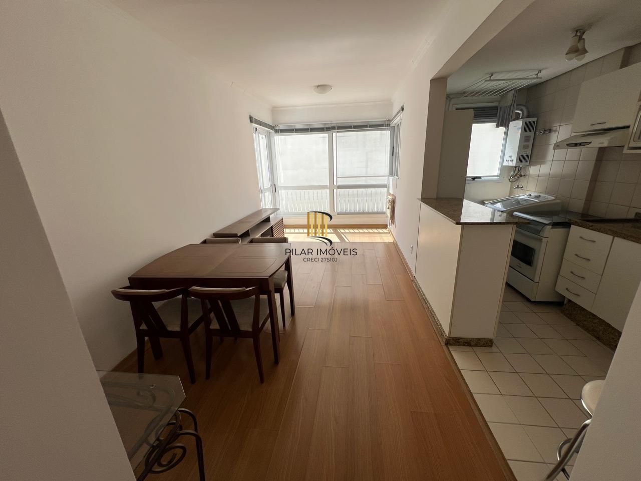 Apartamento 2 D com suite e garagem ,