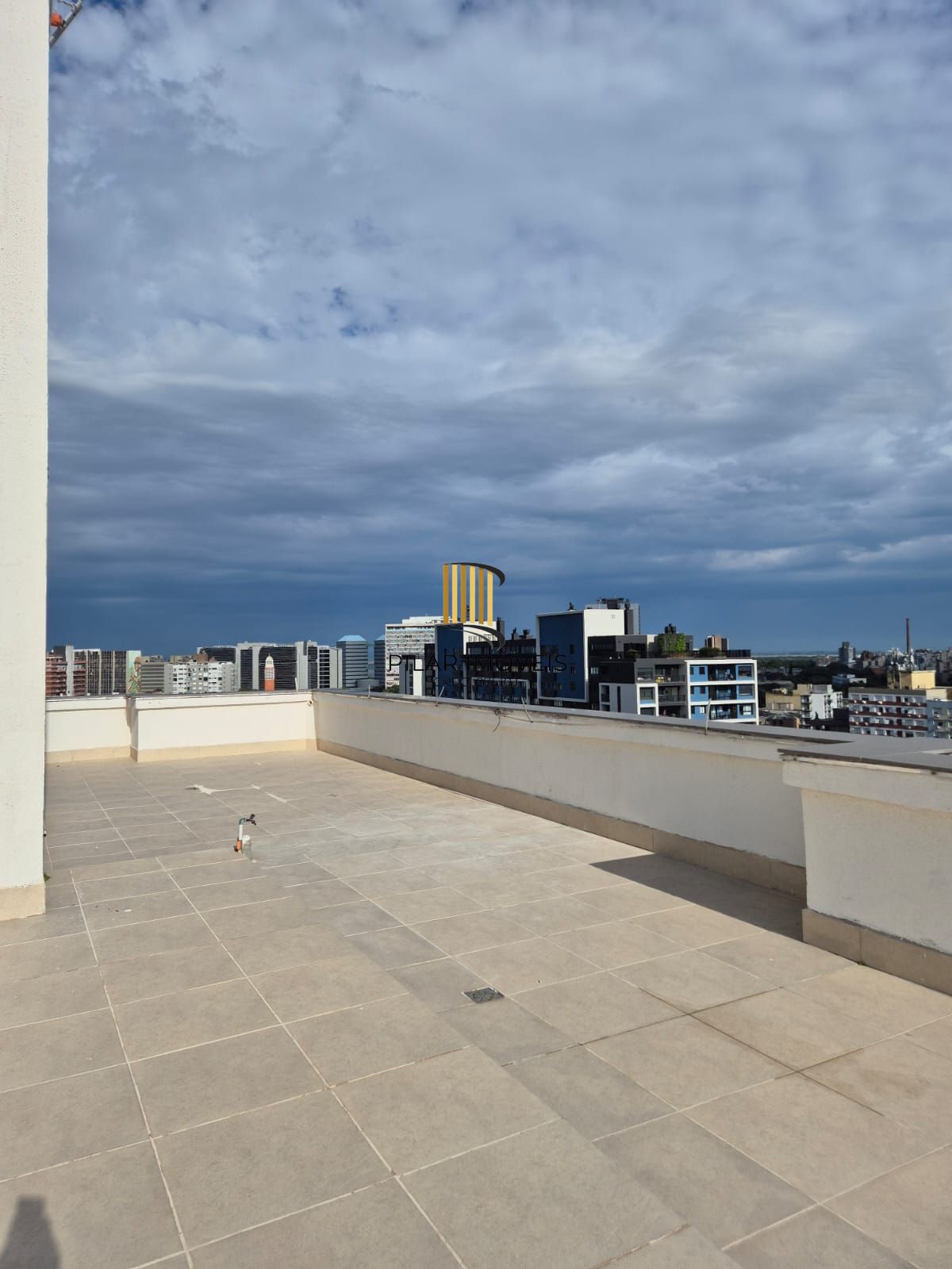 Apto 2D com dependencia completa na Cidade Baixa