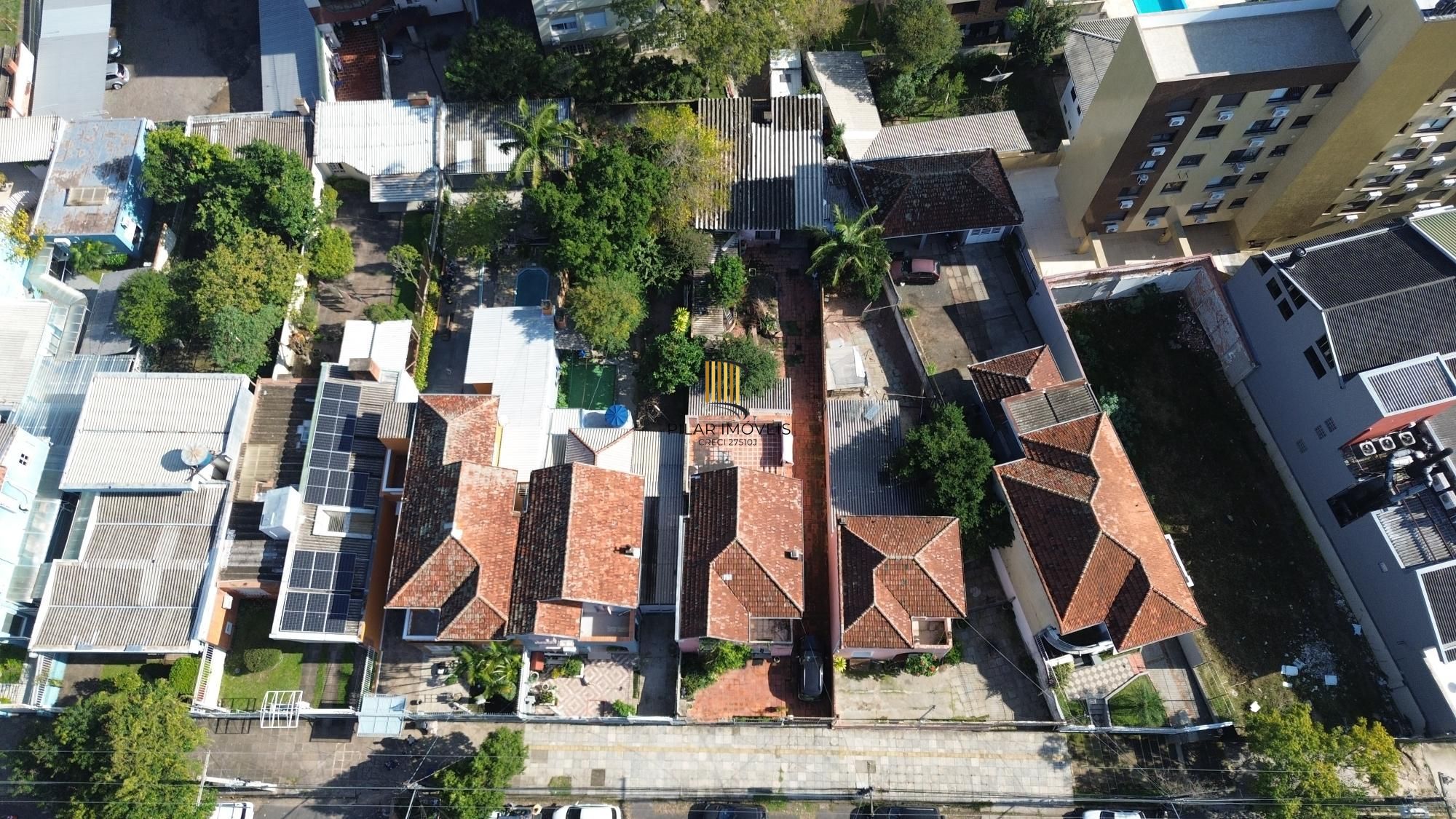Casa/terreno na Rua Oscar Bittencourt