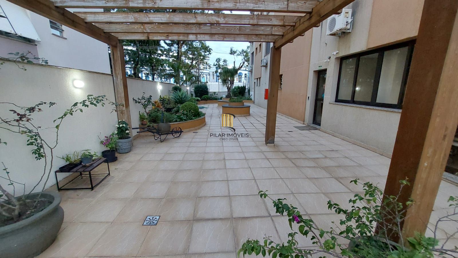 APARTAMENTO 2 DORMITÓRIOS - 70,19 m² - 2 VAGAS - MENINO DEUS