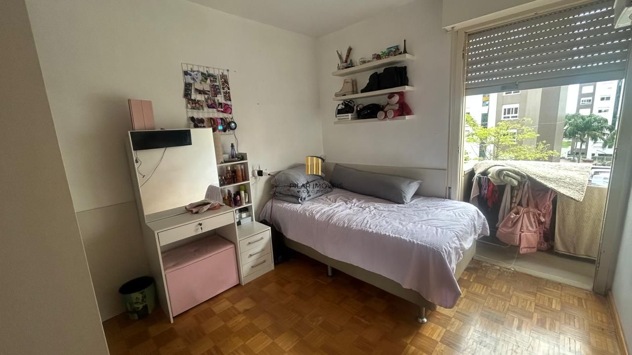APARTAMENTO DE FRENTE 03 DORMITÓRIOS -MENINO DEUS