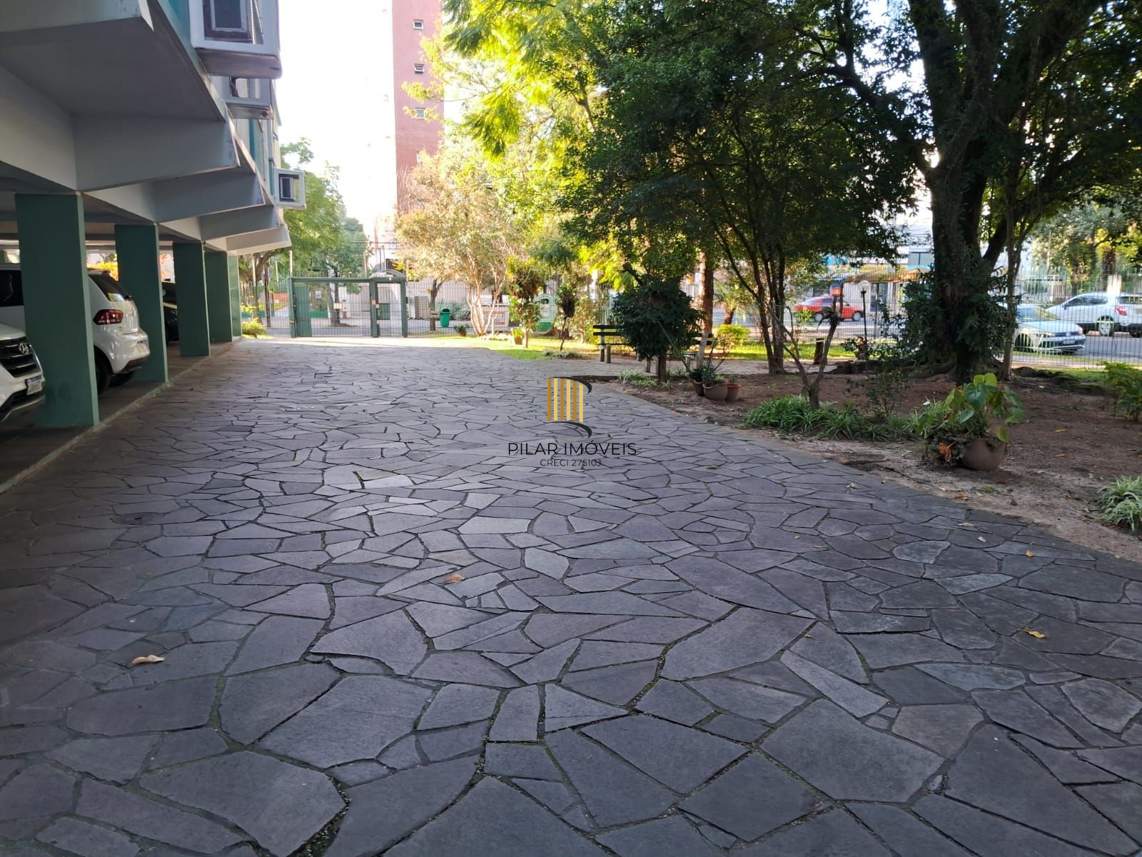 Apartamento de 58 m² com 2 quartos localizado no Bairro Menino Deus.