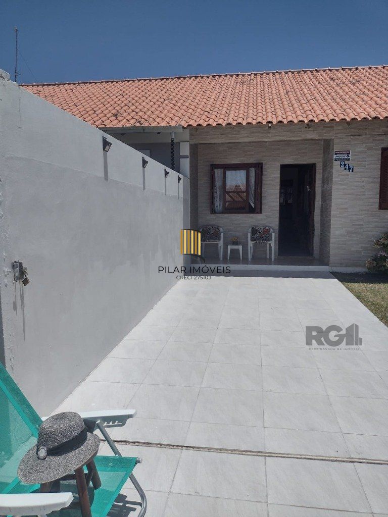 CASA -  2 dorms - 2 vagas - 57,00 m² - CIDREIRA
