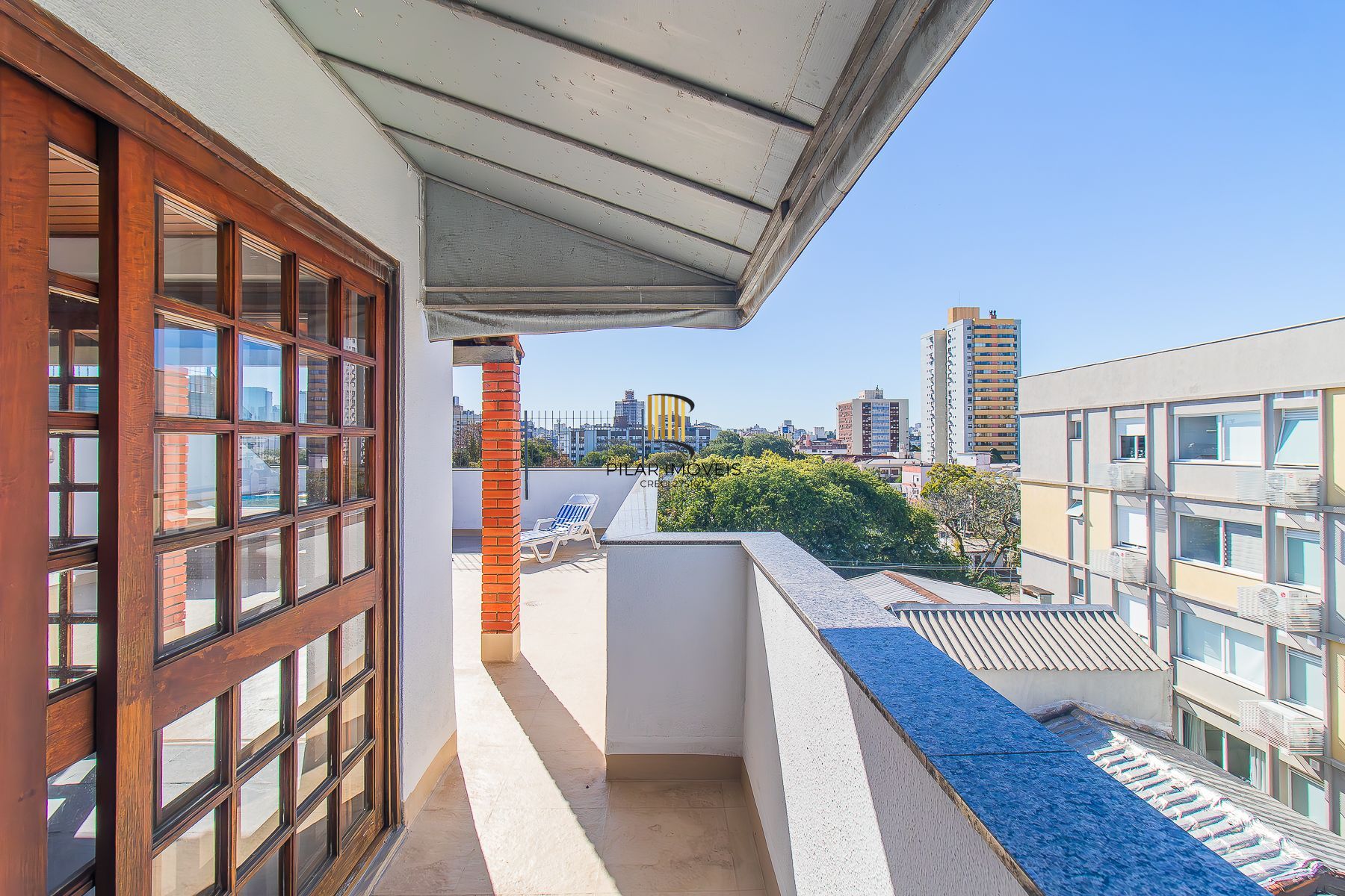COBERTURA DUPLEX COM 3 DORMITÓRIOS E PISCINA