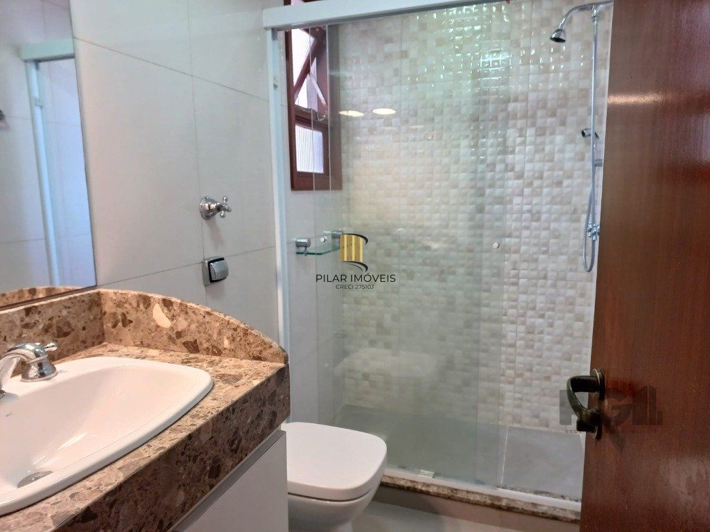 2D em 85m² com lareira e churrasqueira