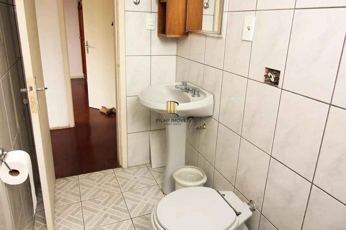 Apartamento dois dormitórios com garagem escriturada
