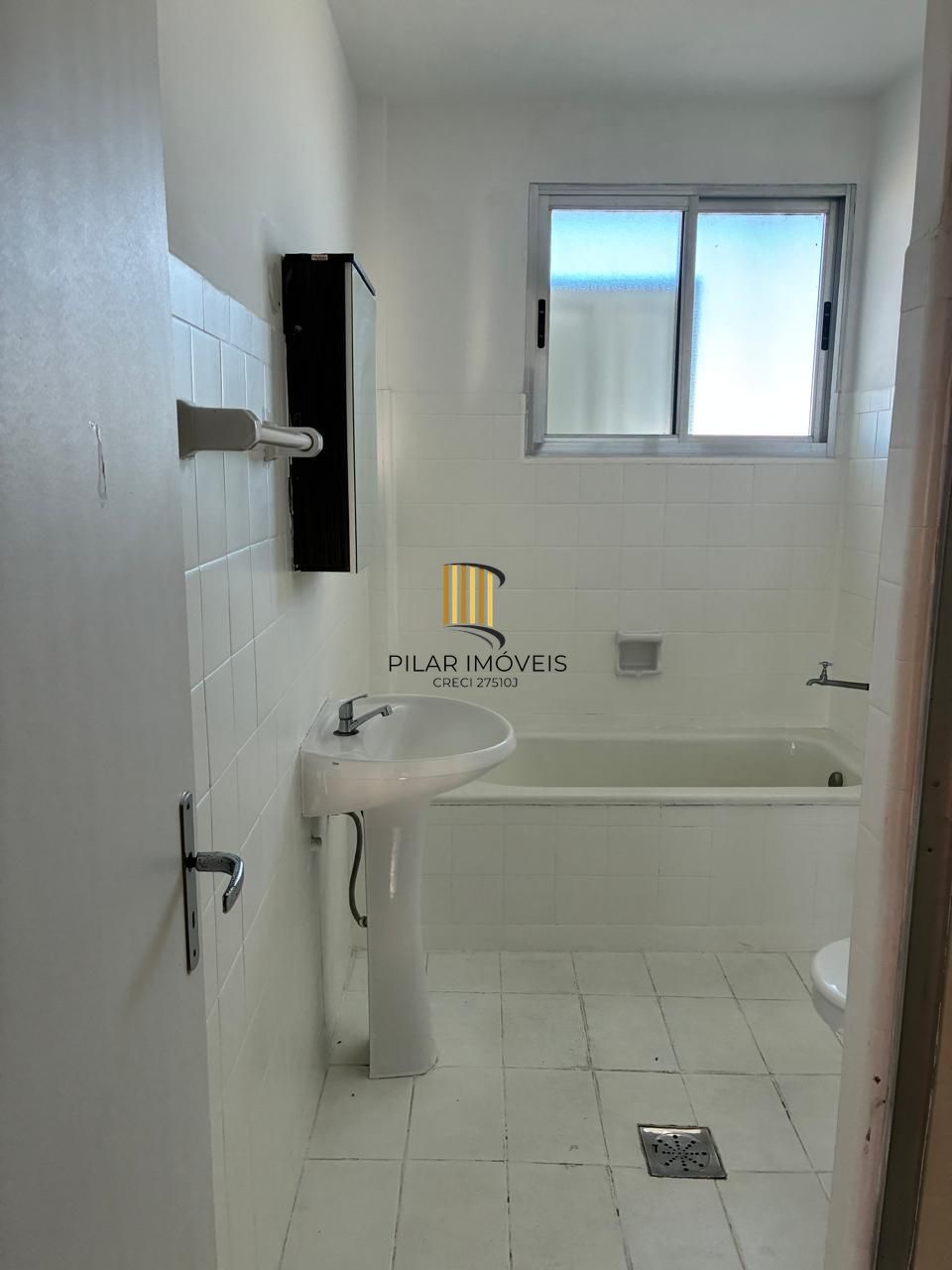 AMPLO APARTAMENTO DE 3 DORMITÓRIOS NA CIDADE BAIXA