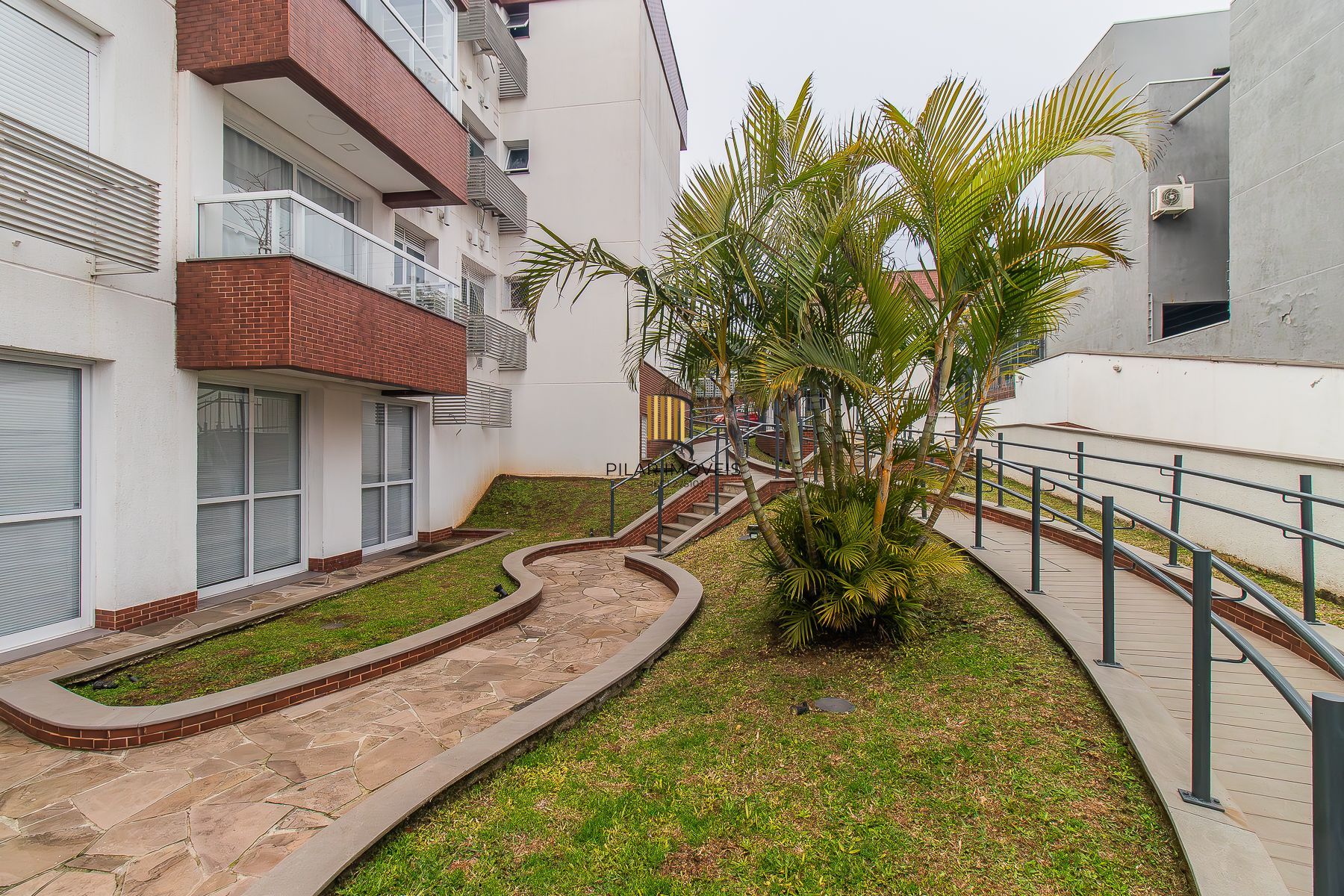 APARTAMENTO COBERTURA - 2 DORMS - 2 VAGAS - 166,21 m² - TRISTEZA