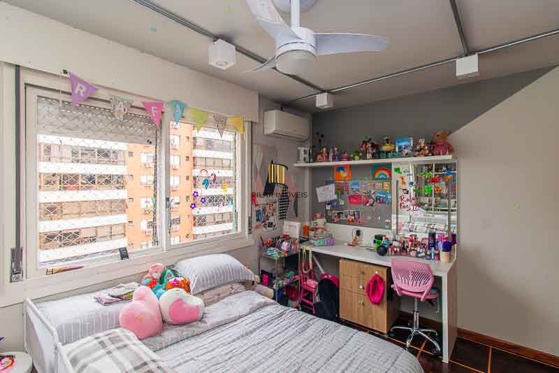 3dormitórios com dependência, reformado.