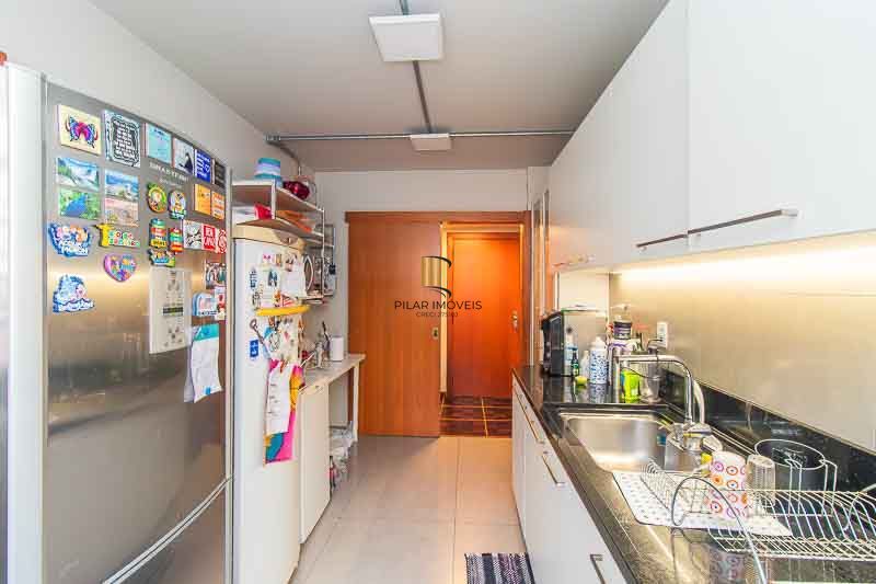 3dormitórios com dependência, reformado.