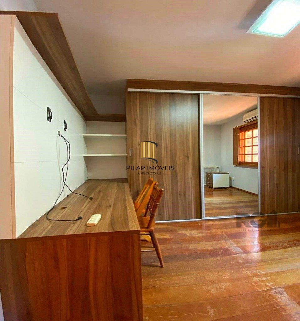 CASA - 4 dorms. -  3 vagas - 254,79 m² - SANTA TEREZA