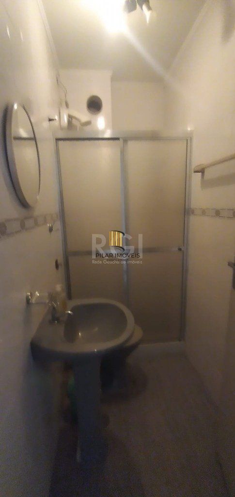 Casa para Venda - 100m², 3 dormitórios, 1 vaga - Menino Deus