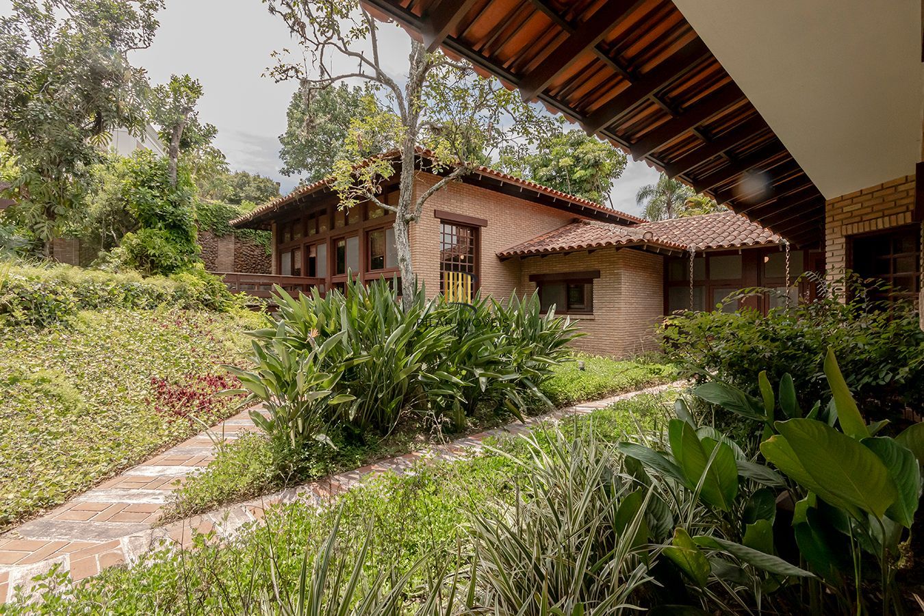 Casa de Condomínio 3 dormitórios no bairro Cavalhada