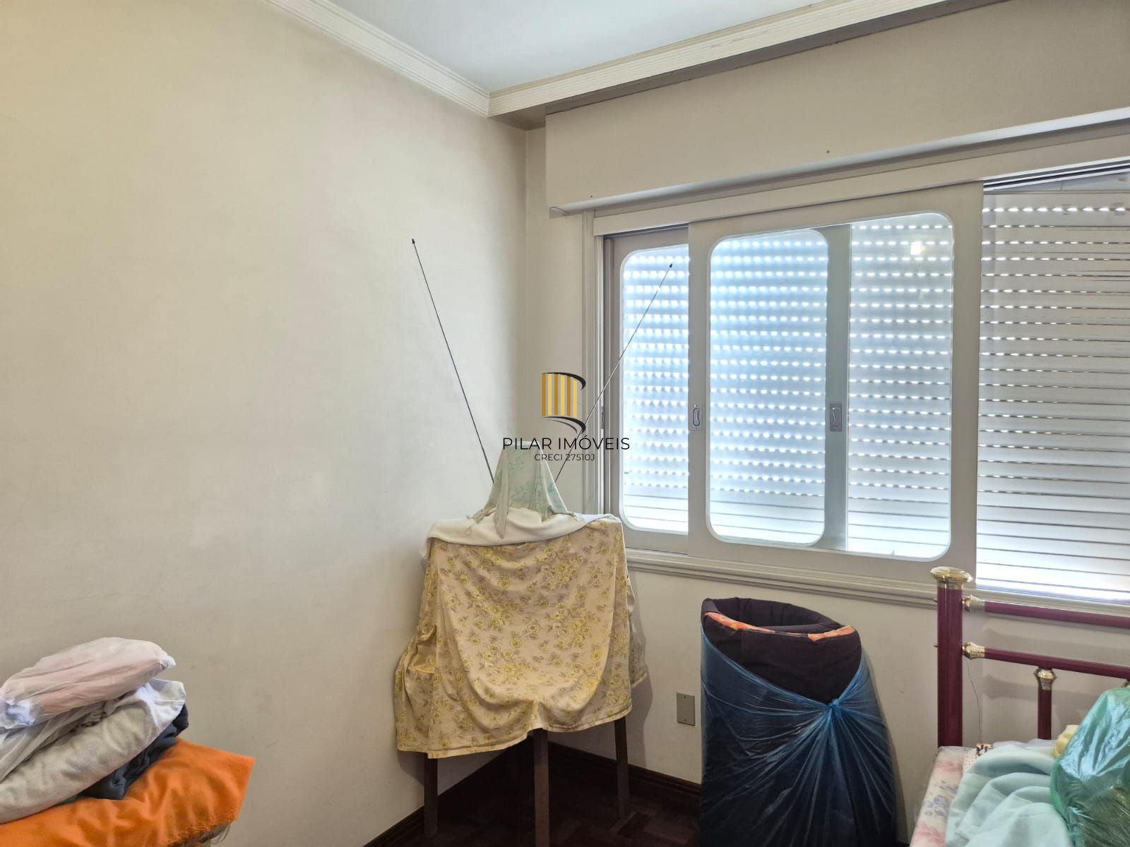 1 Dormitório, desocupado.