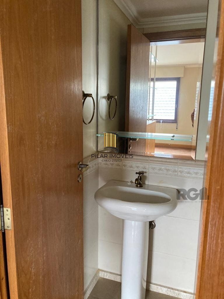 Apartamento - 3 dormitórios - 144,71 m² - Menino Deus