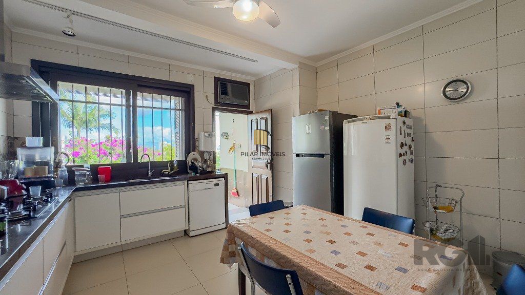 Casa com 3 Quartos e 2 vagas à venda, 344 m² por R$ 2.800.000,00