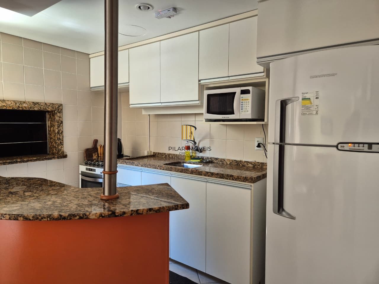 3Dormitórios com 99,80m privativos.