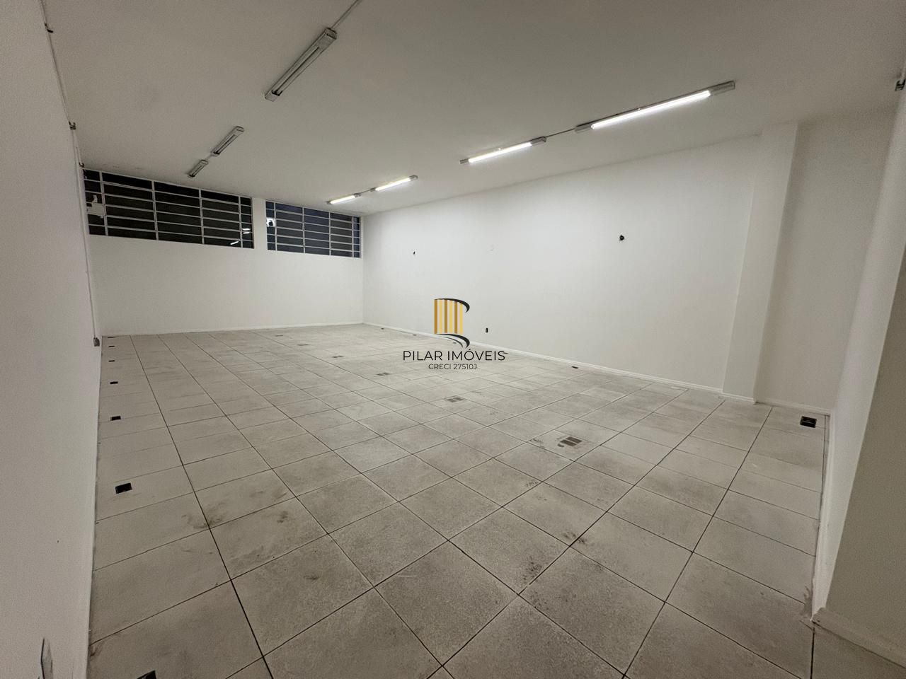 Sala comercial 822,66m² no centro de Porto Alegre