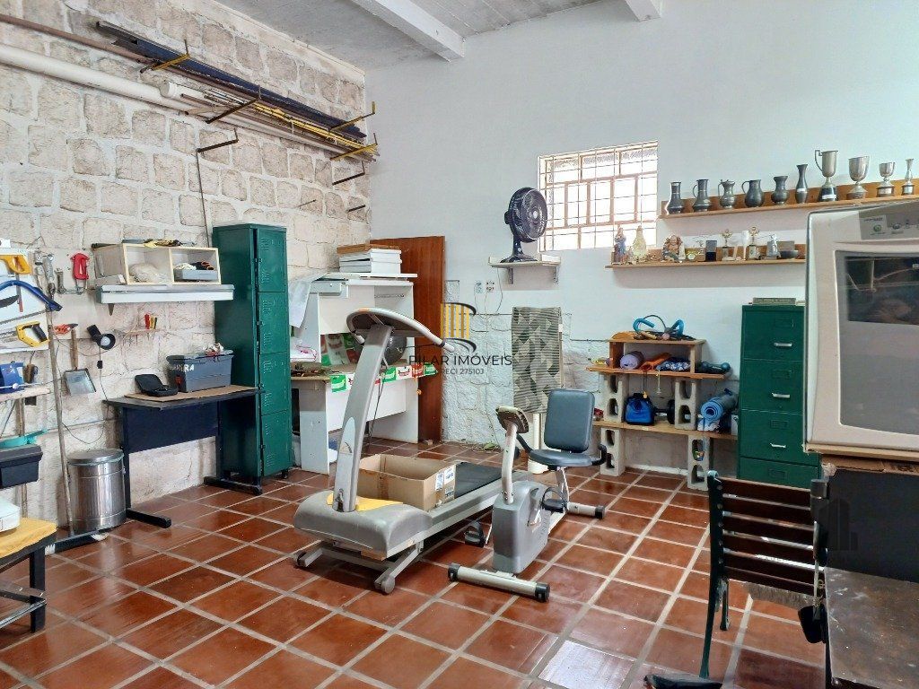 Casa averbada, ampla e ensolarada!