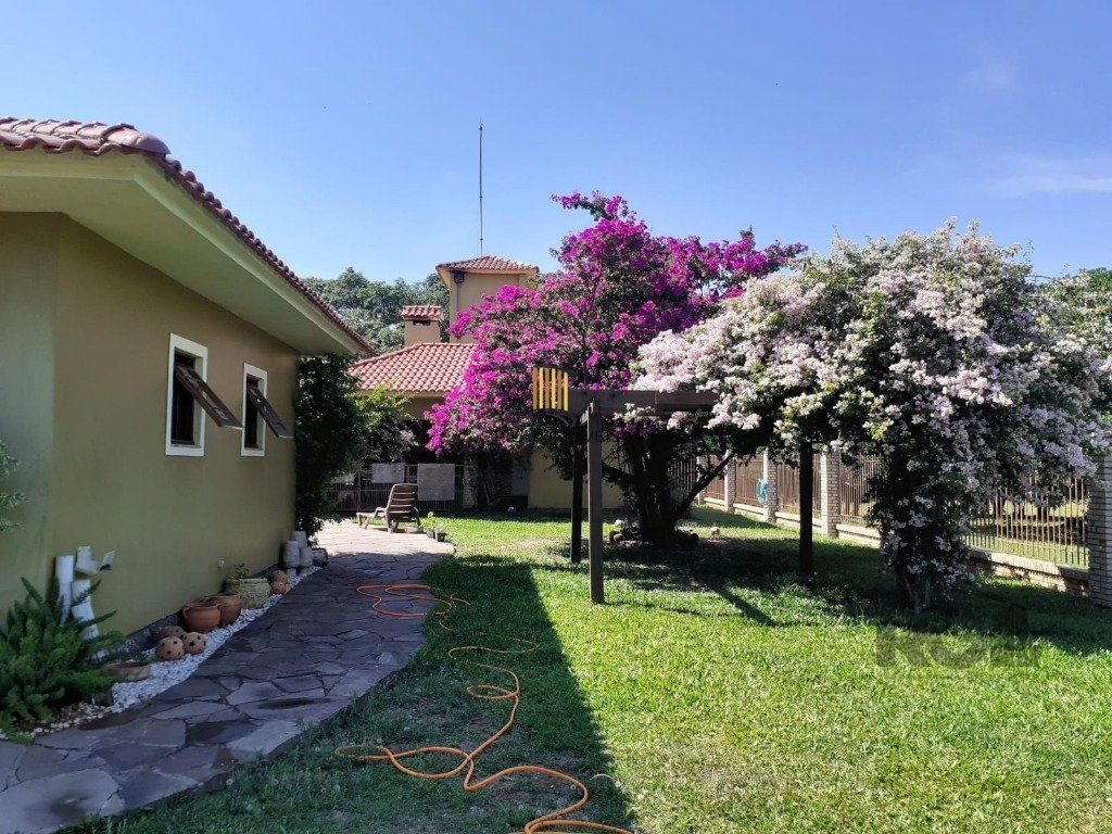 SÍTIO   -  8 ha 2.980 m²  de extensão -  5 dormitórios - 2 vagas - TRIUNFO-RS
