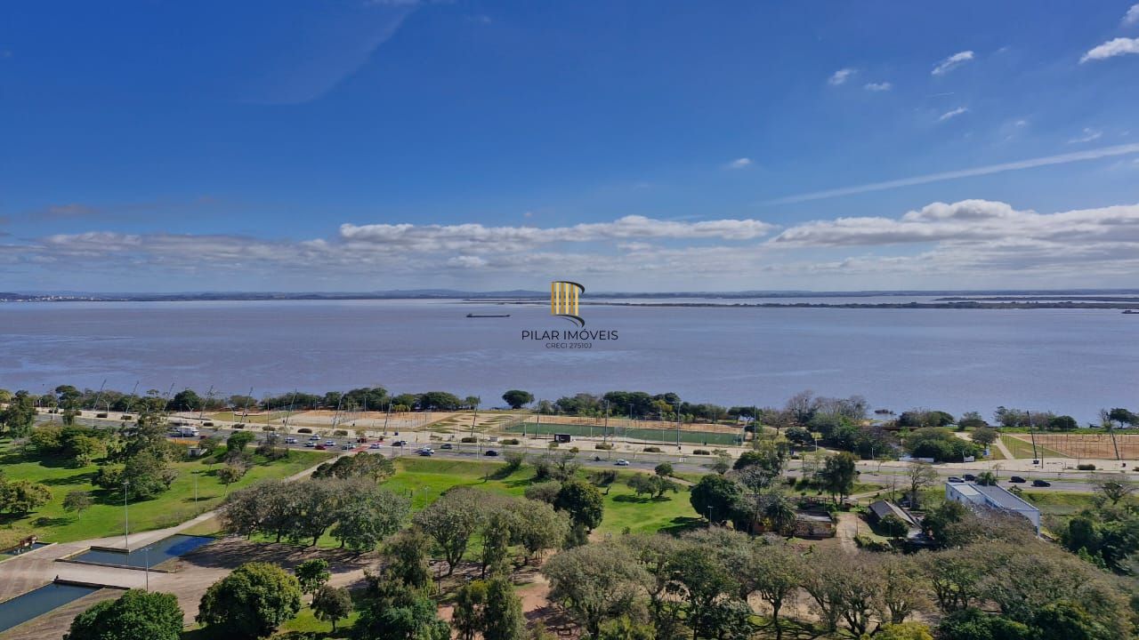 Apartamento de frente para o Guaíba/Parque Marinha do Brasil, com 3 dormitórios, 2 garagens cobertas