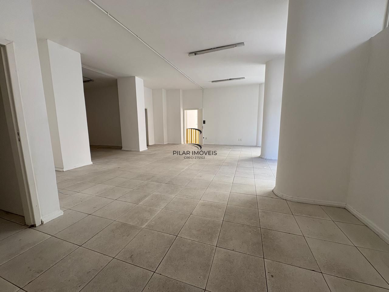 Sala comercial 822,66m² no centro de Porto Alegre