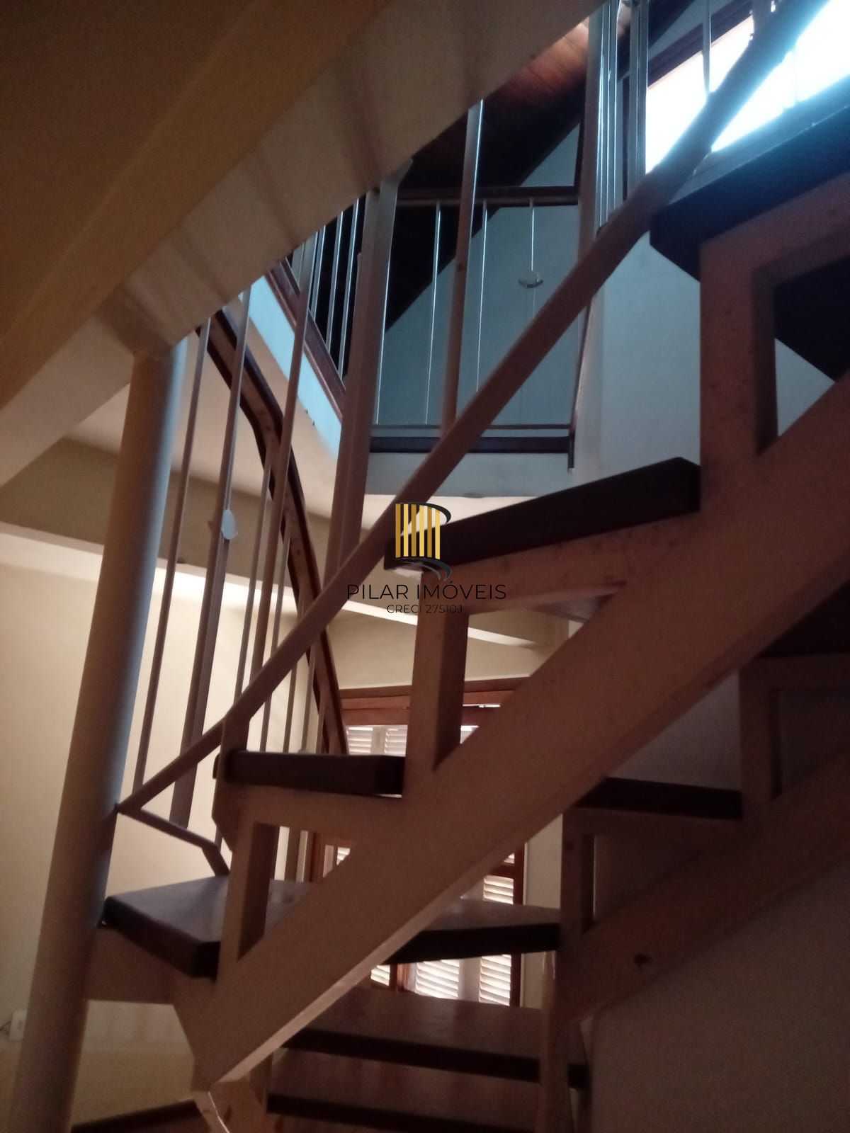 Ótima Casa com 4 Dormitórios no Bairro Cidade Baixa